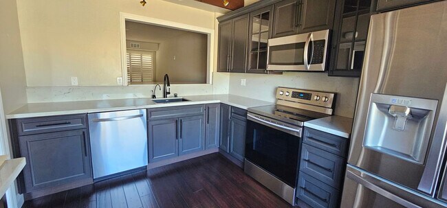 Foto del edificio - 1597 Ashwood Dr