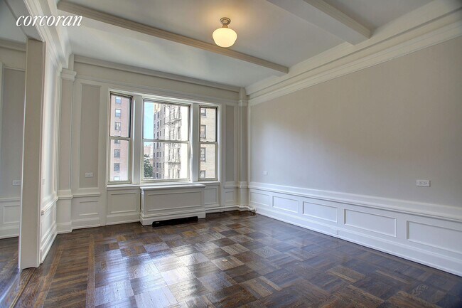 Building Photo - 250 W 104th St