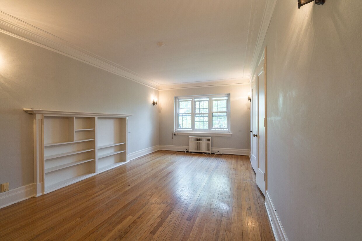 Primary Photo - 2875 Yonge St