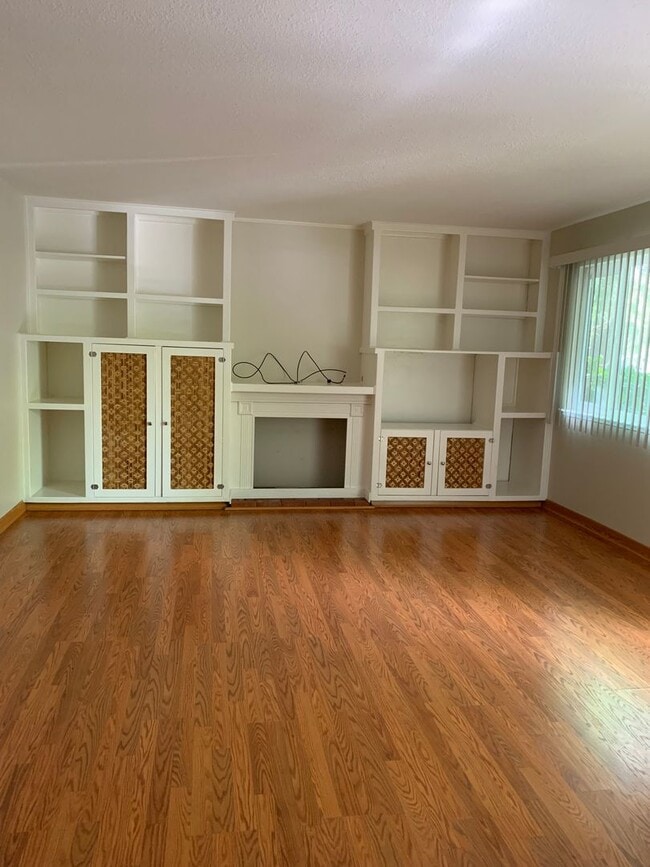Building Photo - SINGLE STORY CONDO LOCATED IN NORTHEAST DAVIS