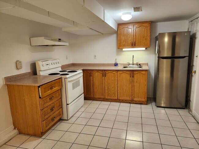 Building Photo - 701 Manning Av