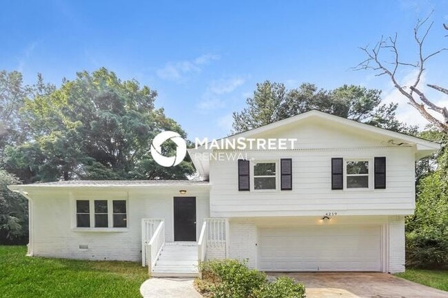 3 Bedroom Pet-Friendly Home in STONE MOUNT... - 3 Bedroom Pet-Friendly Home in STONE MOUNT...