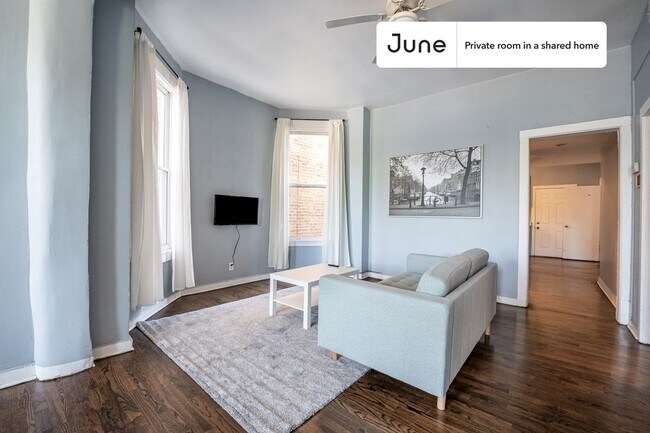 Foto del edificio - Room in Shared 3 bed/1 bath home