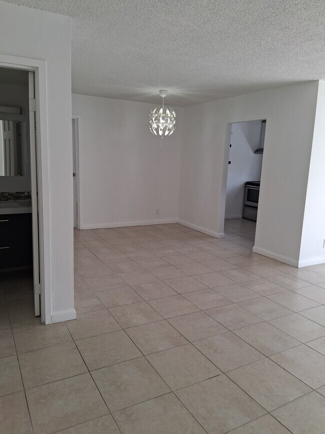 Foto del edificio - 17021 N Bay Rd
