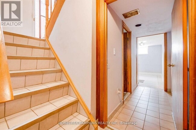 Building Photo - 65 Whitburn Crescent