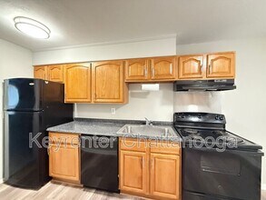 Building Photo - 305 Sunrise Ln