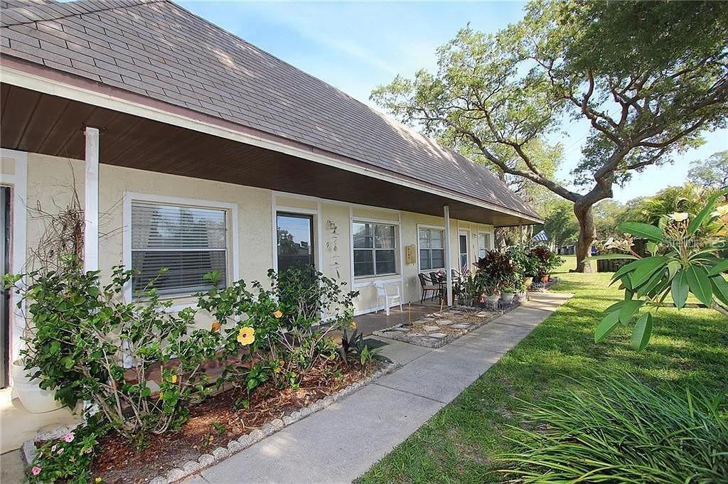 Foto principal - 670 Green Valley Rd