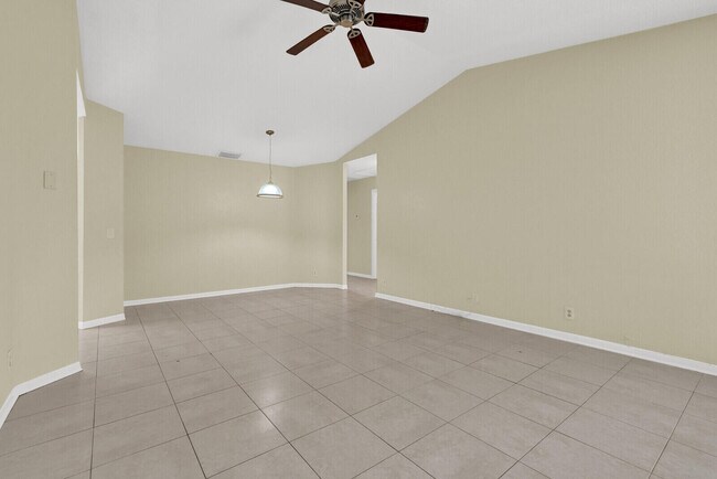 Foto del edificio - 5864 Strawberry Lakes Cir