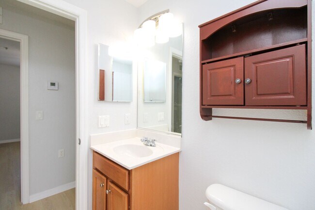 Foto del edificio - ONE MONTH FREE***3 BED + DEN/2.5 BATH RENT...