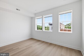 Building Photo - 2503 N 12th St