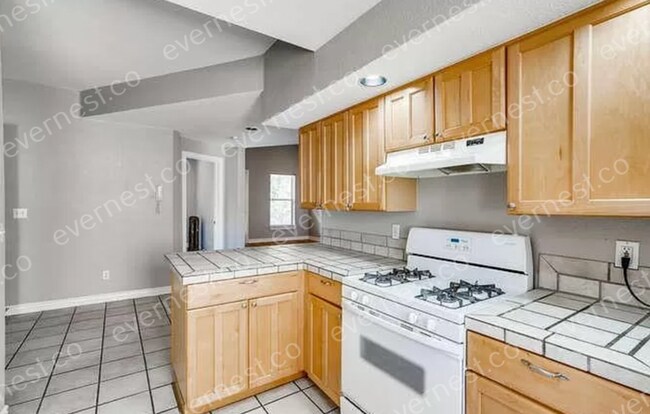 Foto del edificio - 1100 Logan St