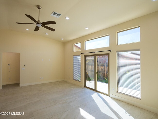 Building Photo - 1616 E Hedrick Dr