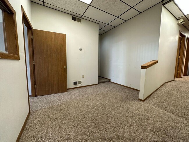 Foto del edificio - First Floor Commercial Space in Perfect Oakland Location Right on Boulevard of the Allies! CALL T...