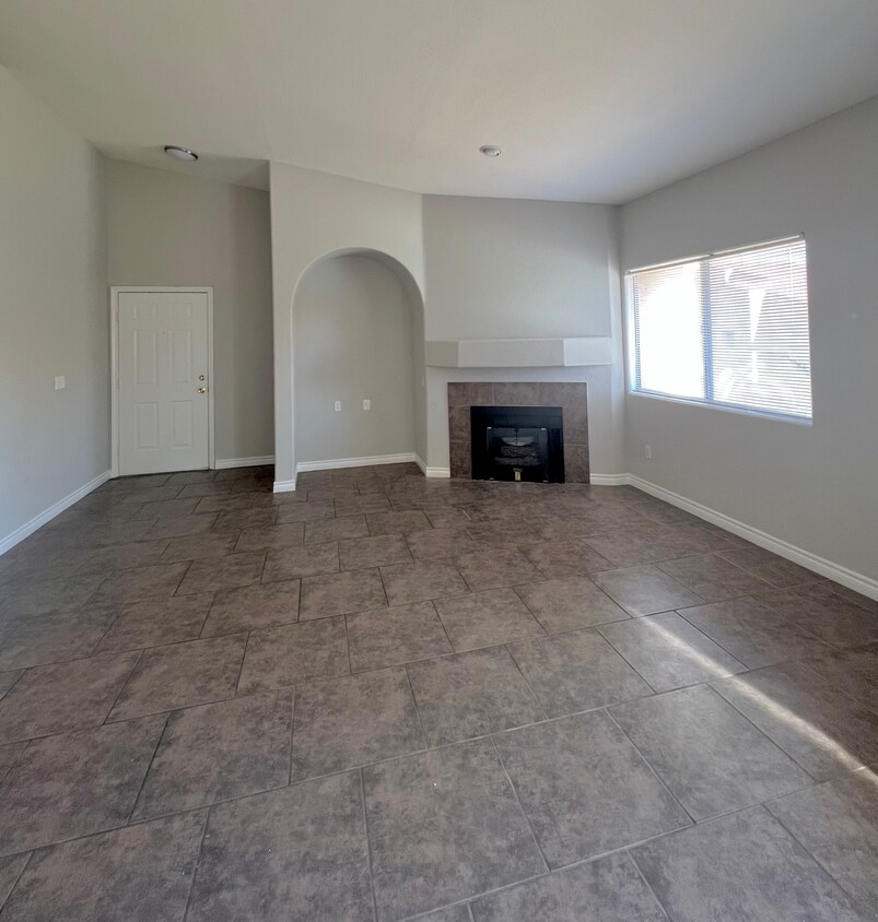Foto principal - 900 Heavenly Hills Ct