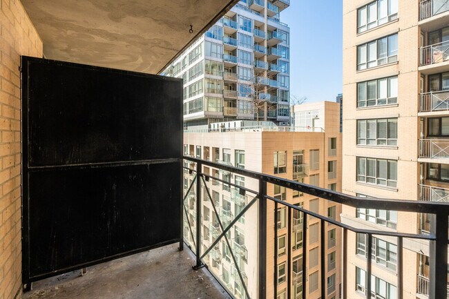 Photo du bâtiment - 192 Adelaide St W