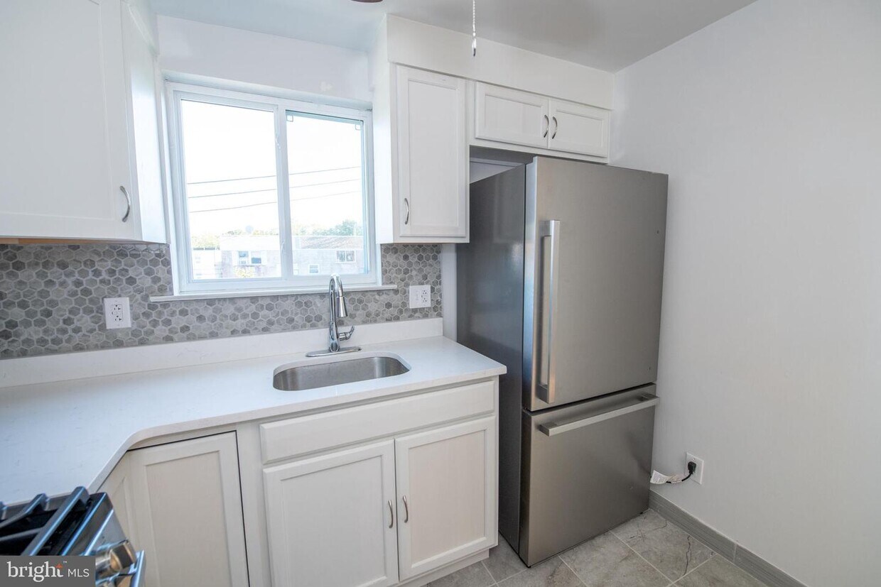 Foto principal - 9510 Fordham Rd