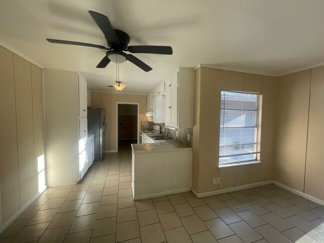 Foto del edificio - Bay Area- Large 4/2.5- huge master bedroom.