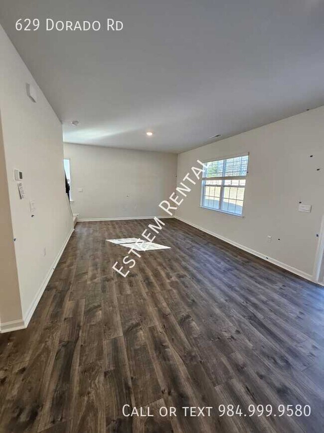 Foto del edificio - 629 Dorado Rd