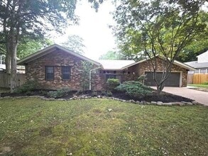 Building Photo - 7260 Eastern Ave