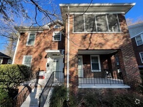 Building Photo - 1617 Hollywood Dr
