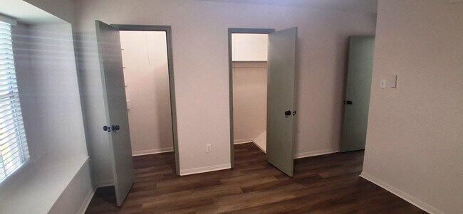 Foto del edificio - 14703 Barryknoll Ln