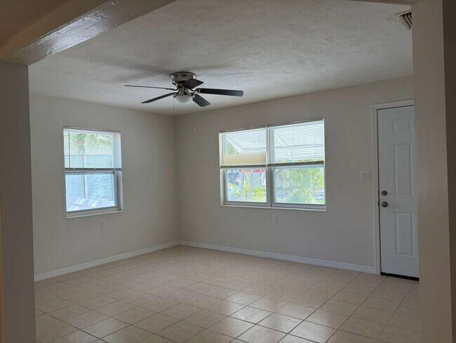 Foto del edificio - 3031 Clinton St S