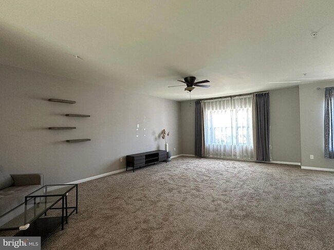 Foto del edificio - 525 S Twin Lakes Blvd