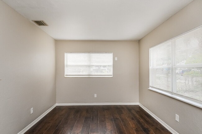 Foto del edificio - 2911 E 23rd Ave