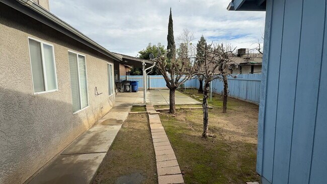 Foto del edificio - 4275 W Harvard Ave