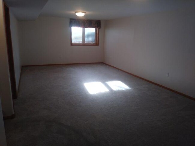 Building Photo - 5 bedroom in Billings MT 59102