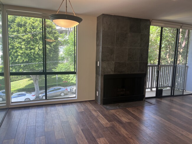 Foto del edificio - 1134 Alta Loma Rd