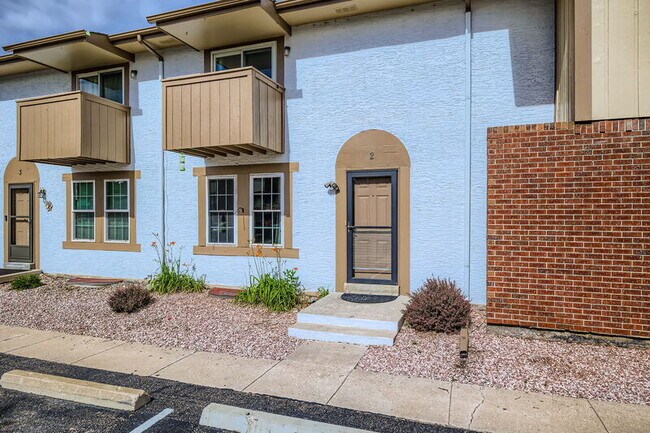 Building Photo - 1233 Willow Bend Cir