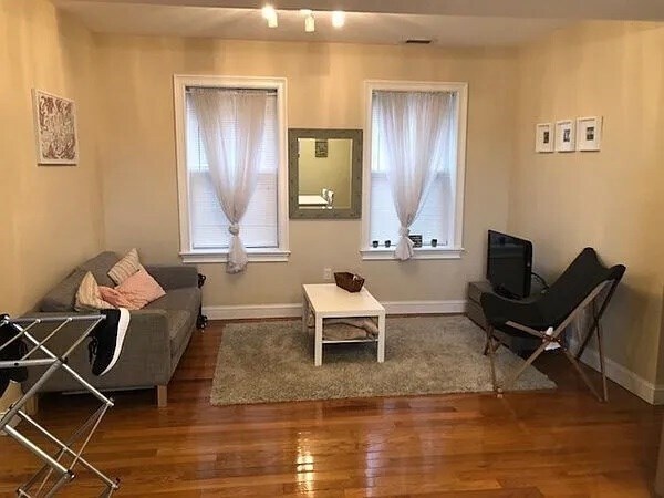 Foto del edificio - 63 Wait St