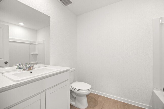 Foto del edificio - 31433 Moore Rd