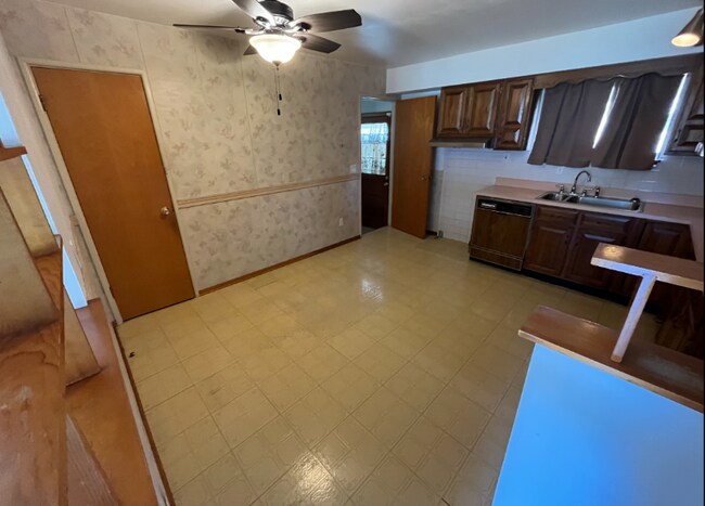 Foto del edificio - 11801 Bridgevale Ave