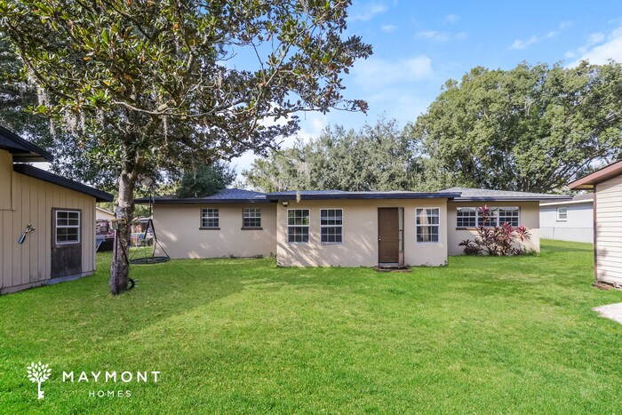 Foto del edificio - 5821 Lake Grove Dr