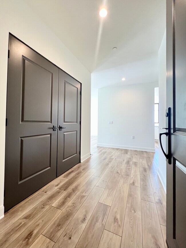 Foto del edificio - 859 S Lucerne Blvd