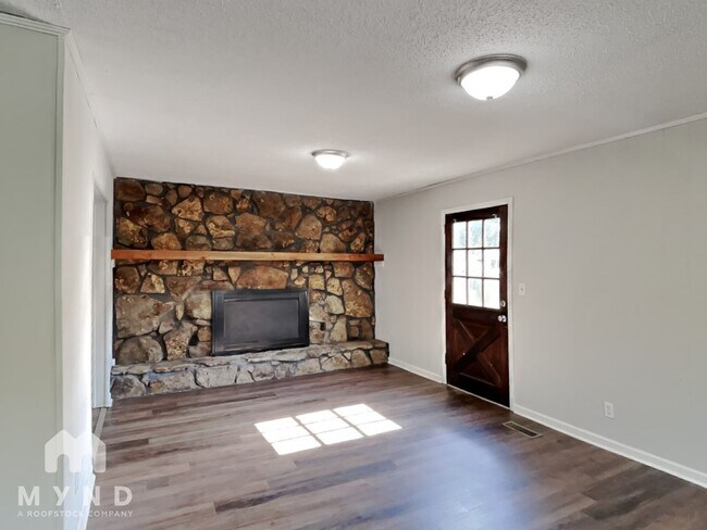 Building Photo - 217 Marshall Dr