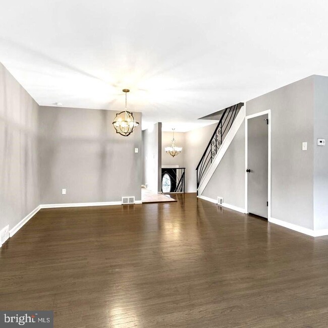 Foto del edificio - 2816 Woodbridge Rd