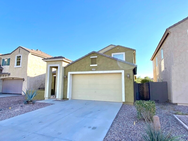 Foto principal - 17401 N Costa Brava Ave