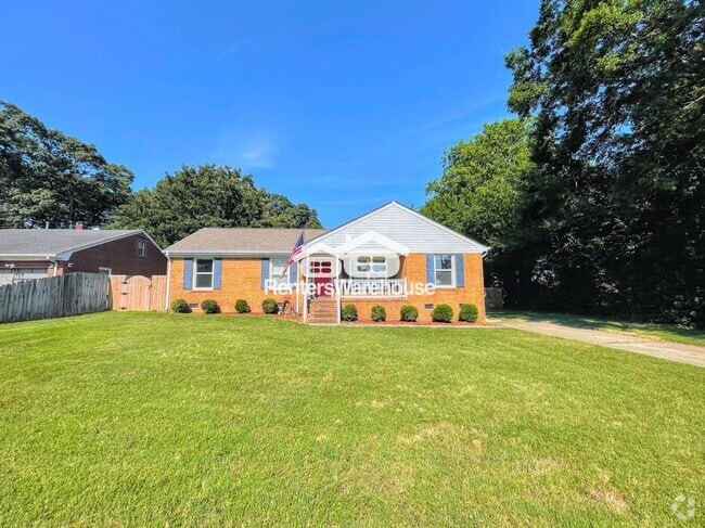 Building Photo - 2404 Haywood Ave