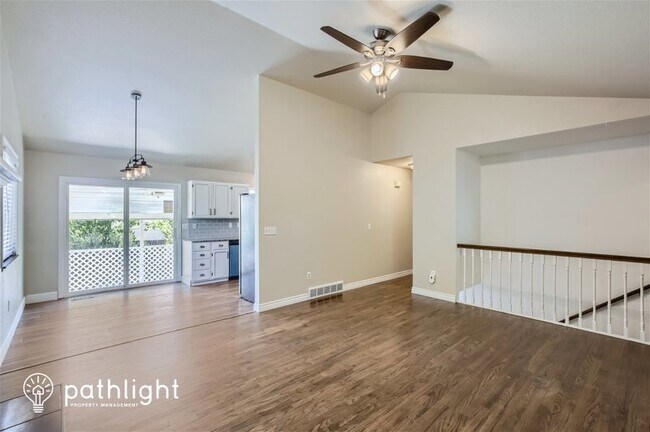 Building Photo - 936 Ptarmigan Cir