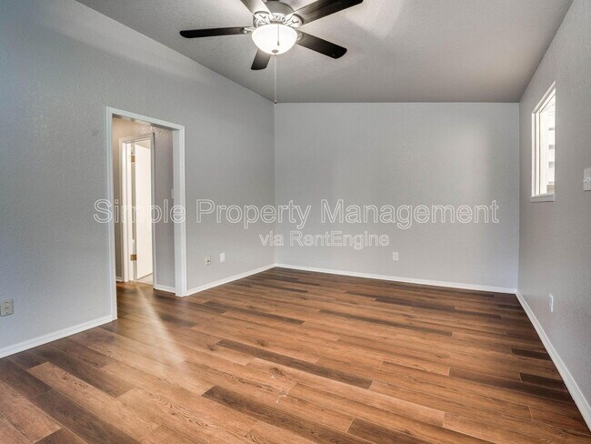 Foto del edificio - 1710 Hillcrest Dr