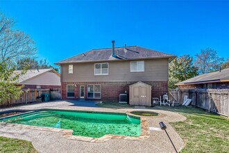 Building Photo - 2323 Pine Cone Dr