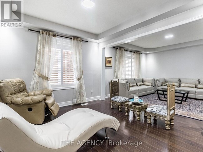 Building Photo - 2340 Thruxton Dr