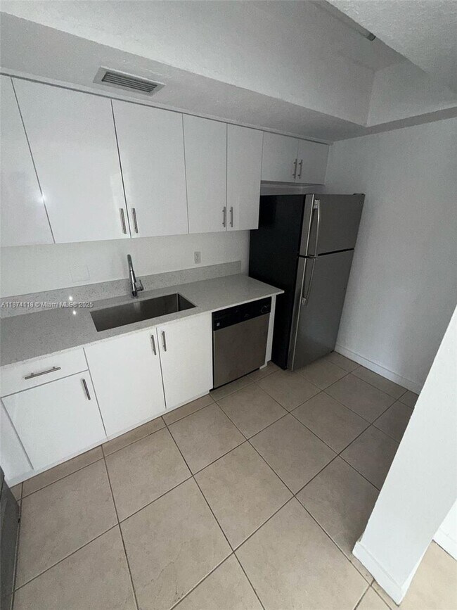 Foto del edificio - 13700 NE 6th Ave