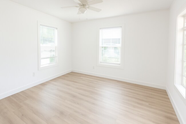 Foto del edificio - 610 E Ave E