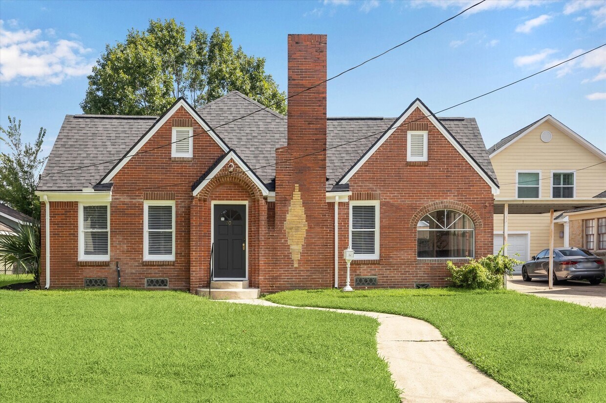 Foto principal - 700 Avenue of Oaks St