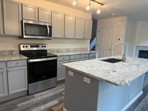 Building Photo - 1295 Cumberland Dr