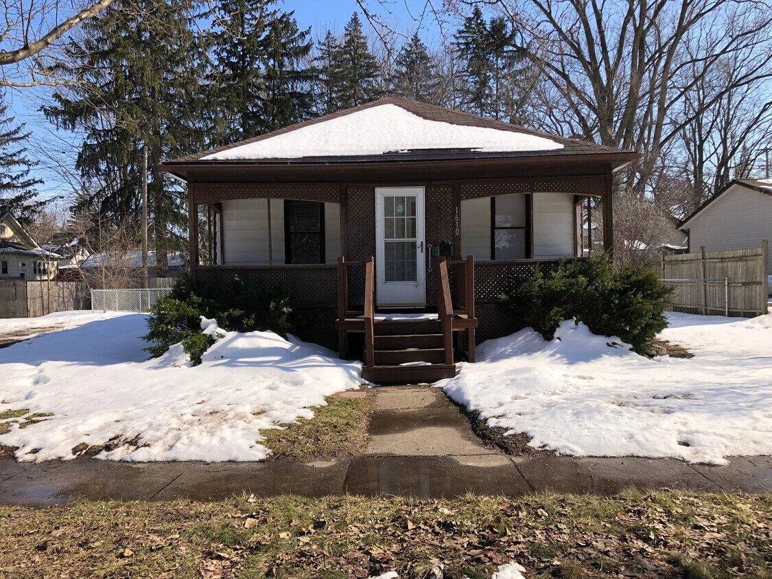 1610 Ashman St, Midland, MI 48640 House Rental in Midland, MI